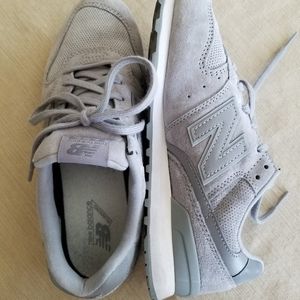 Sz US 7B New Balance Running Shoe